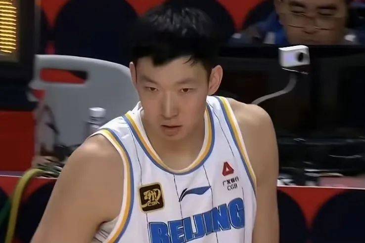 西藏男篮教练组战术调整有道，关键时刻备战的简单介绍